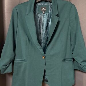 NWOT 3/4 sleeve blazer